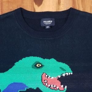 pull and bear dinosaur shirt